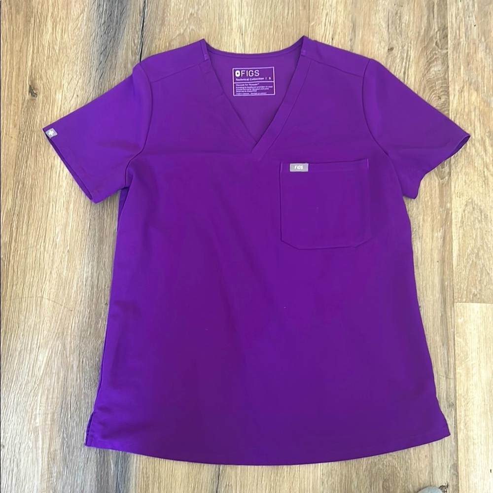 Figs Women's Purple V-Neck Scrub Top